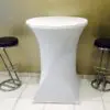 able mange debout houssé